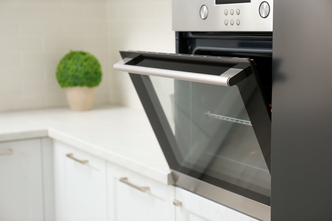 Choosing the Right Oven for Healthy Baking: Conventional vs. Convection